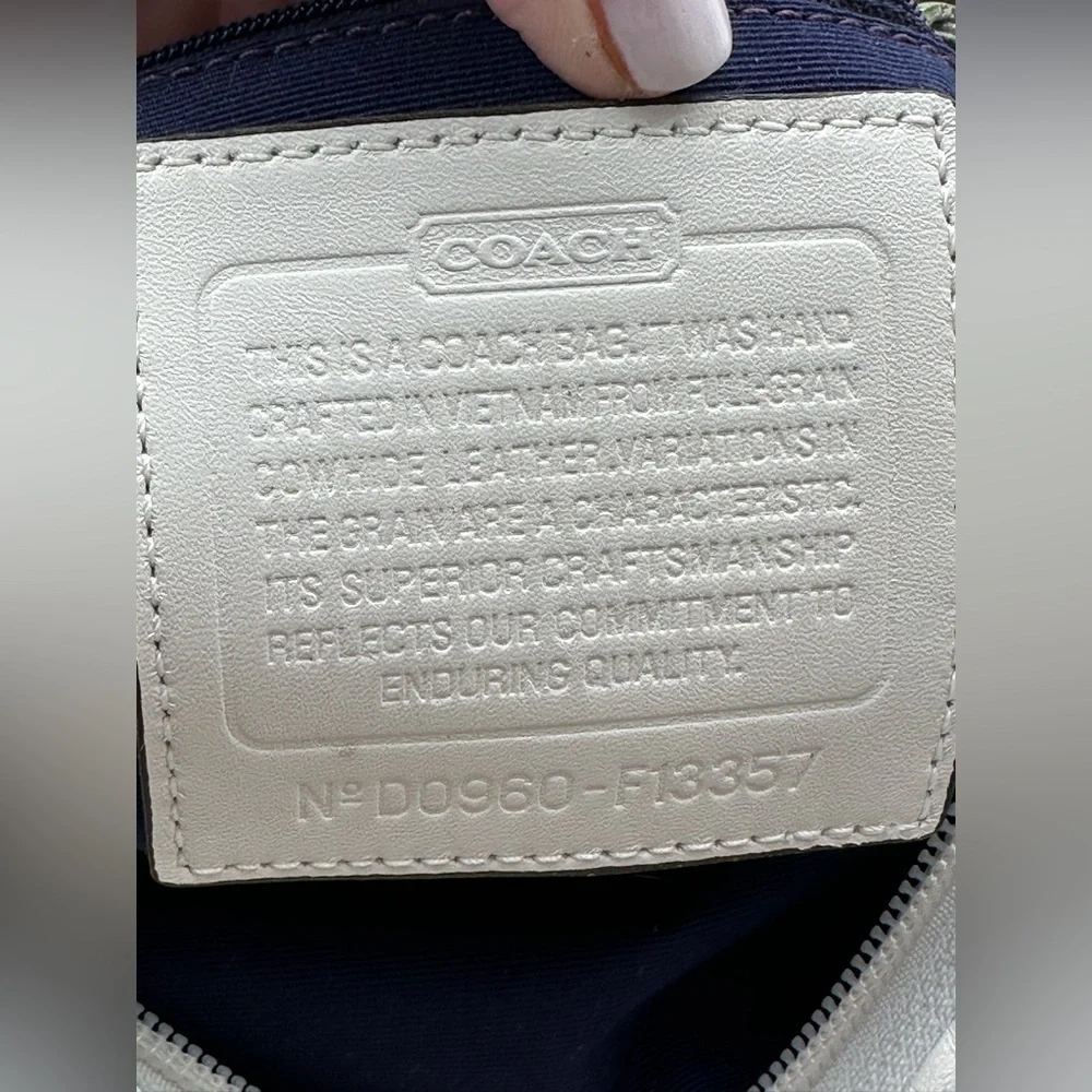 COACH Authentic Old Money Leather Rugby Duffle Bucket White Camel Purse F-13357